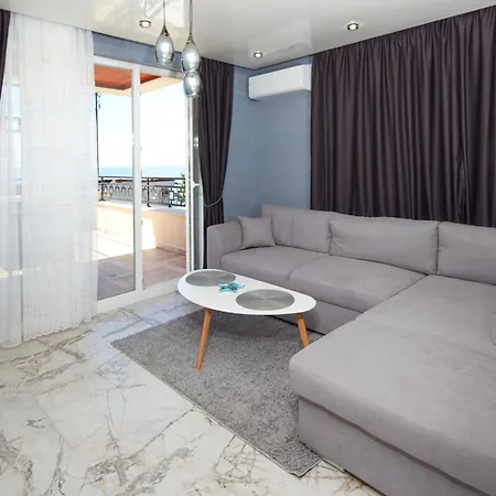 Niko's Deluxe Apartmán