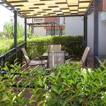 Daire Niko's Deluxe Misivri